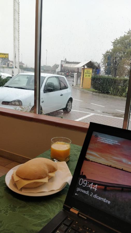 Alojamento de Acomodação e Pequeno-almoço Le 3 Botti *